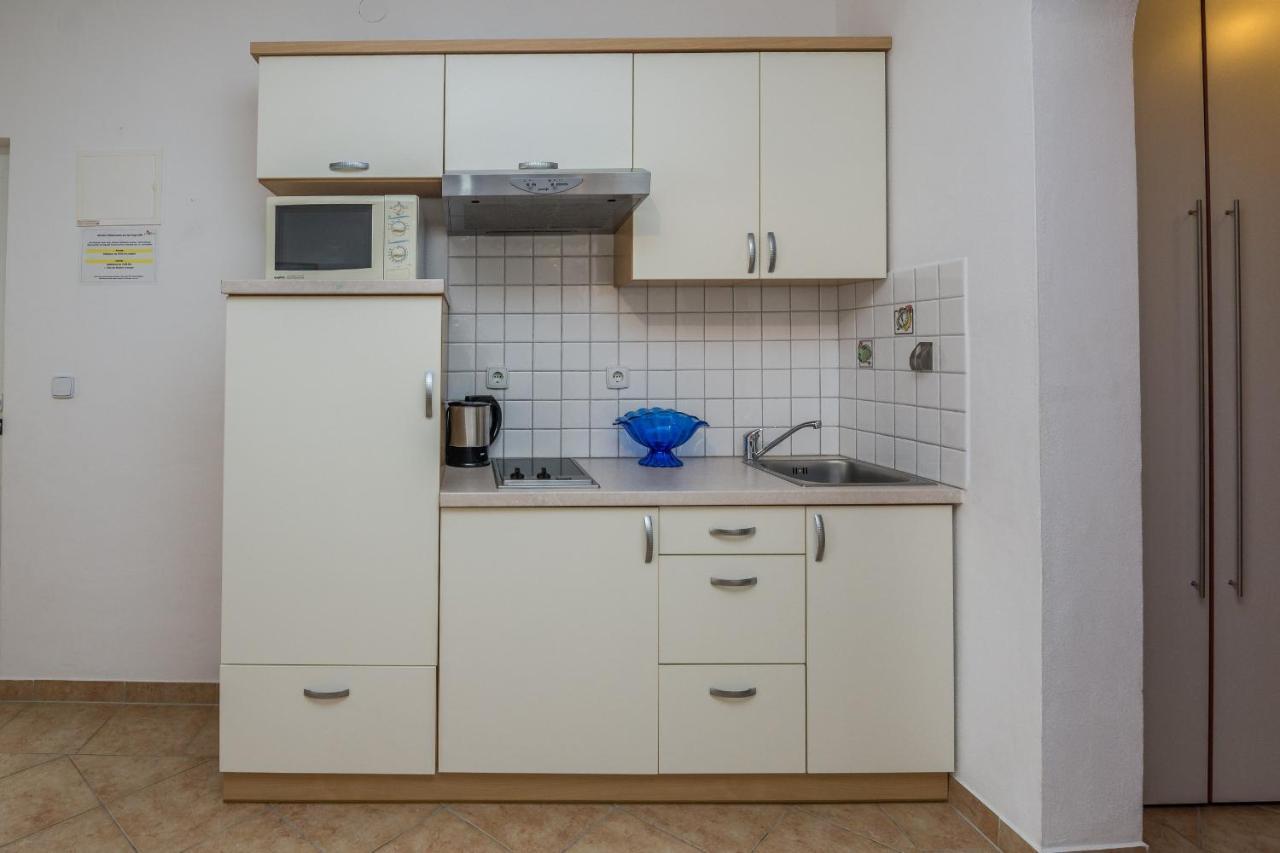 Apartments Sarlija Vir Εξωτερικό φωτογραφία
