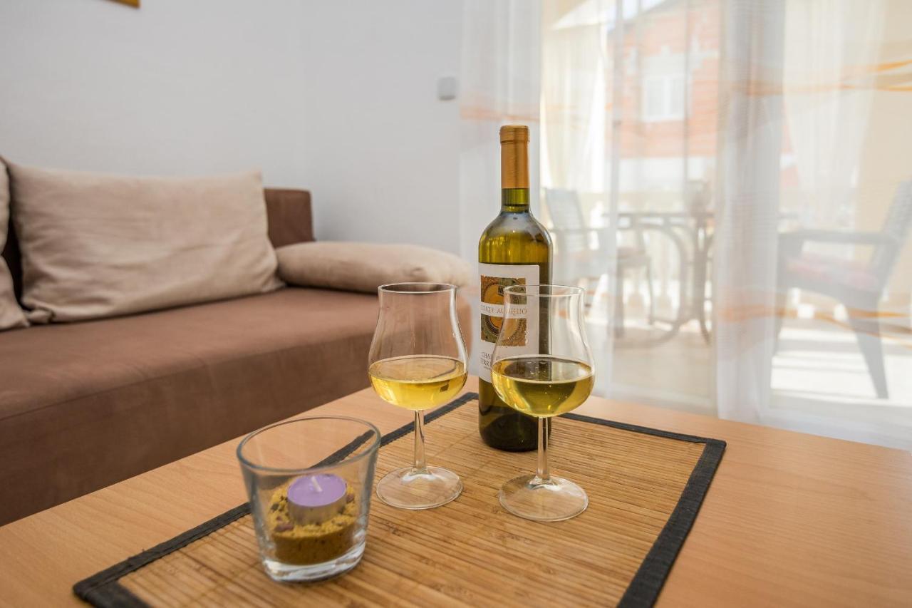 Apartments Sarlija Vir Εξωτερικό φωτογραφία