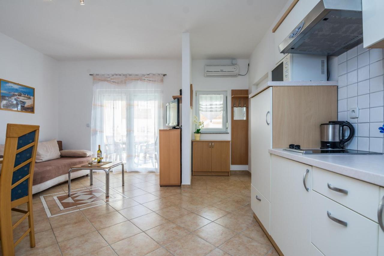 Apartments Sarlija Vir Εξωτερικό φωτογραφία
