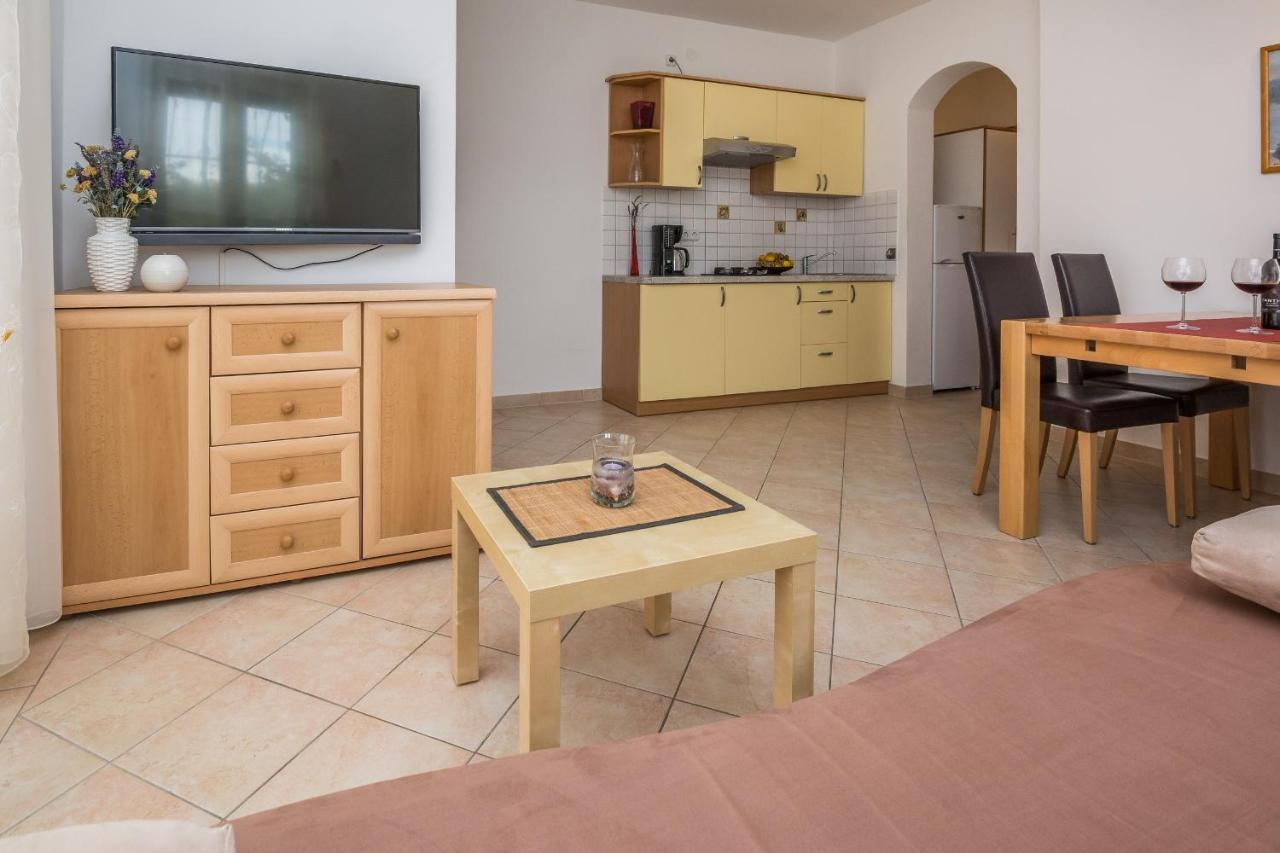 Apartments Sarlija Vir Εξωτερικό φωτογραφία