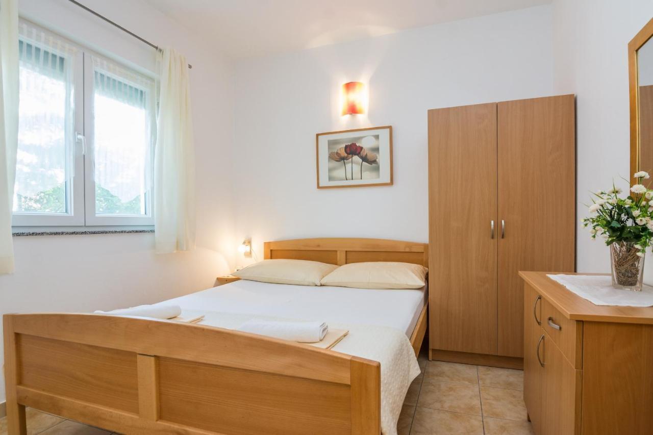 Apartments Sarlija Vir Εξωτερικό φωτογραφία