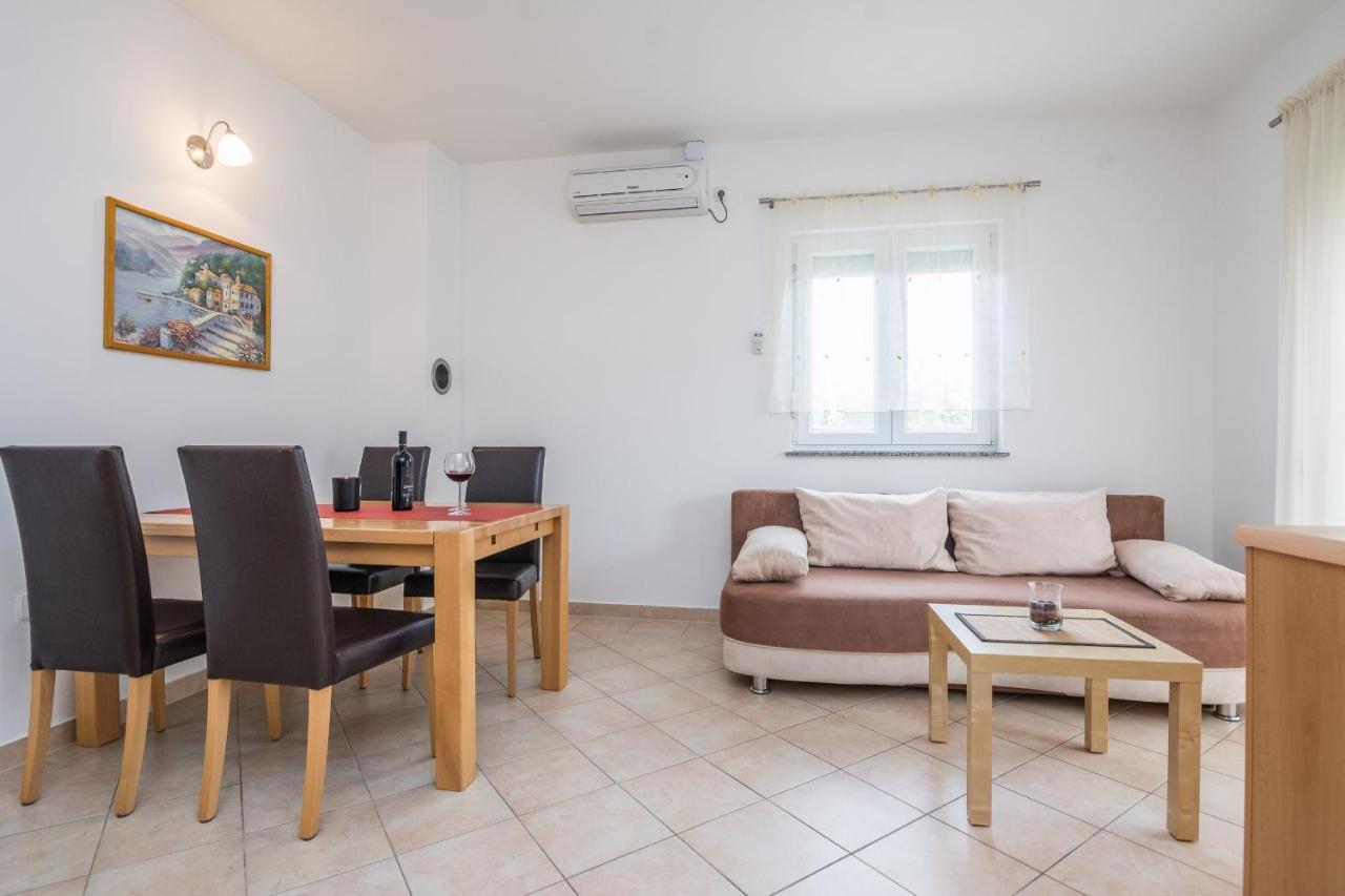 Apartments Sarlija Vir Εξωτερικό φωτογραφία